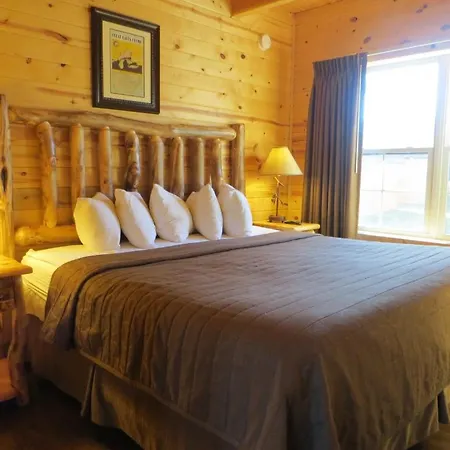 Cabins Of Mackinac & Lodge Mackinaw Stadt Zimmer foto