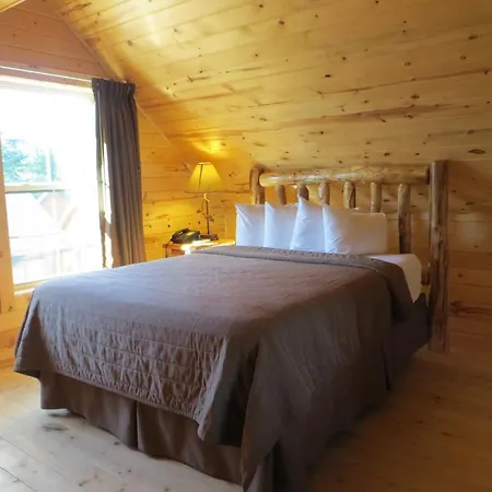 Cabins Of Mackinac & Lodge Mackinaw Stadt Zimmer foto